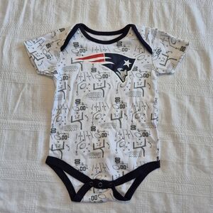 New England Patriots boys 12 months bodysuit, VGUC
